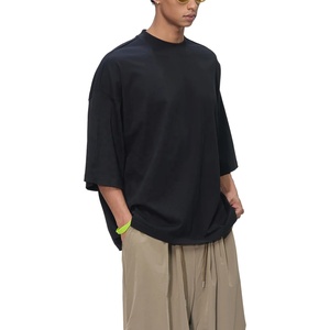 เสื้อยืดโอเวอร์ไซส์ทรงหลวมสำหรับผู้ชาย ผ้าฝ้าย สตรีทแวร์ ฮิปฮอป ลำลอง ใส่สบายหน้าร้อน ผ้าหนา ไม่มีลาย สั่งทำได้ ขายส่ง - Product Image 4