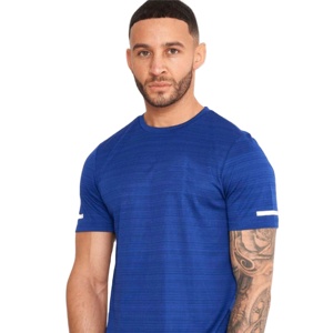 Camiseta de entrenamiento para hombre con tela de secado rápido: transpirable, duradera y perfecta para deportes, sesiones de gimnasio y aventuras al aire libre - Product Image 1