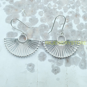 ต่างหูห้อยรูปพัดสไตล์โบฮีเมียน เงินแท้ 925 ต่างหูทรงหยดน้ำลายซันเบิร์สต์ ทำมือ ต่างหูมินิมอล ต่างหูแฟชั่นสำหรับผู้หญิง ของขวัญเครื่องประดับ - Product Image 5