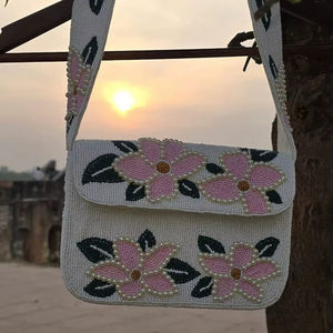 Bolso de mano de cuentas hecho a mano de moda para mujer, bolso de noche de diseñador, venta al por mayor con MOQ bajo - Product Image 1