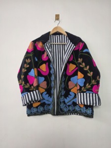 Blazer matelassé en velours tricoté brodé floral pour femme, manches longues, devant ouvert, style printemps-été-hiver, longueur standard, col montant - Product Image 1