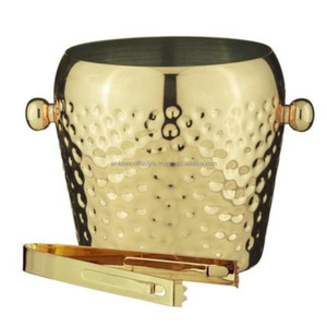 Cubo de hielo metálico moderno con diseño elegante, enfriador de bebidas con tapa y pinzas, ideal para fiestas en bares. - Product Image 4