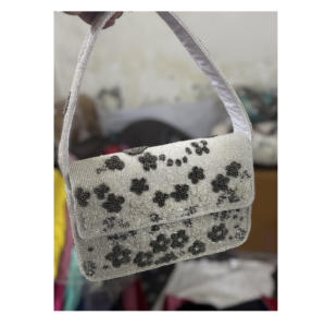 Bolso de Hombro Hecho a Mano con Bordado de Cuentas de Algodón y Diseño de Hojas para Decoración Navideña y de Año Nuevo - Product Image 5
