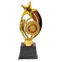 Trophée de récompense de qualité supérieure avec finition dorée, design étoile, emblème circulaire et base noire élégante pour les vainqueurs de compétitions sportives