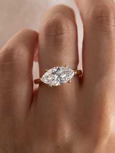 Anillo de Diamantes Cultivados en Laboratorio con Certificación IGI, Corte Marquise, en Oro Amarillo de 14K, Anillo de Compromiso con Certificación IGI - Product Image 3