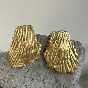 Pendientes de Botón de Lujo para Uso Diario, Antialérgicos, de Acero Inoxidable, Clásicos, Redondos, de Alta Calidad, Chapados en Oro - Product Image 1
