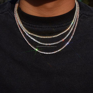 Conjunto de collar de tenis de triple capa en tono oro, plata y oro rosa con piedras brillantes para un estilo hip hop. - Product Image 1