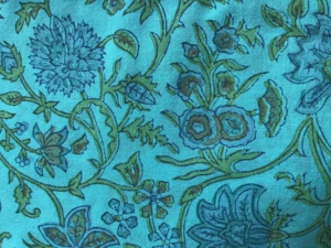 ผ้าฝ้ายพิมพ์ลายด้วยมือ พื้นสีชมพู ลายดอกไม้สีส้ม |   ลายพิมพ์ดอกไม้แบบอินเดียดั้งเดิม - Product Image 2