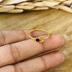 Anillo de Granate Minimalista con Banda Celestial, Anillos Boho de Latón para Mujer, Chapado en Oro de 18k, Joyería Fina con Diseño de Luna, Venta al por Mayor/OEM - Product Image 2
