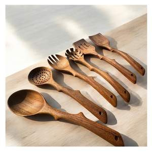 Colección de Cucharas de Cocina de Madera Hechas en Vietnam para Cocinar, Servir, Hornear, Suministros para Restaurantes y Uso Doméstico - Product Image 1