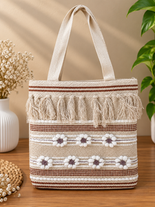 Sac fourre-tout carré artisanal en coton Dari Dhurrie pour femme, motif tissé à la main, respectueux de l'environnement, par Craftstages International - Product Image 5