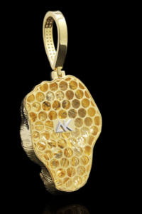 Colgante Monarch Elite para Hombre, Personalizado, con Diamantes CZ, Apariencia de Diamante, Chapado en Oro, Aleación - Product Image 3