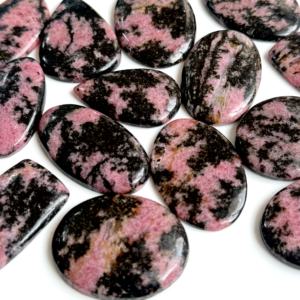 Rodonita natural rosa y negra, cabujón de piedra preciosa suelta, rodonita pulida, cabujones lisos para la fabricación de joyas, colgantes y anillos. - Product Image 5