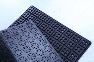 Rouleau de tapis en caoutchouc industriel antidérapant et drainant pour les entrées, les garages, les ateliers et les salles d'attente - Product Image 5