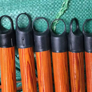 Manches de balai et pelles à poussière en bois revêtus de PVC, vente en gros à prix réduit - Product Image 1