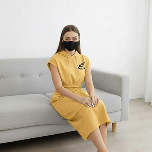 Conjunto de faldas personalizadas OEM de alta calidad para mujer, top corto con capucha y estampado de logotipo informal, conjunto de faldas con capucha para invierno. - Product Image 4