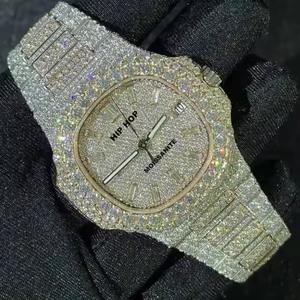 Montre de luxe la plus vendue pour homme, style hip-hop, entièrement pavée de diamants Moissanite, en acier inoxydable, personnalisable, disponible à la vente - Product Image 3