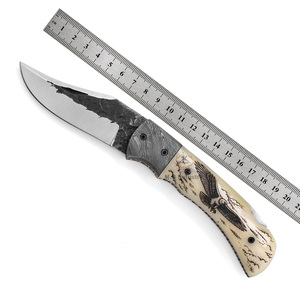 Cuchillo Plegable de Acero de Damasco Personalizado - Grabado Láser en Hueso de Camello - Águila Voladora sobre Montaña y Lago - Grado Industrial 19cm para Caza - Product Image 1