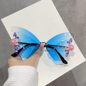 Lunettes de soleil de luxe tendance 2024, forme papillon, sans monture, UV400, pour femmes, confortables pour une utilisation en extérieur - Product Image 3