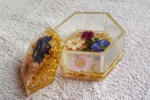 กล่องใส่เครื่องประดับเรซิ่นลายดอกไม้สุดหรู งานแฮนด์เมด กล่องเก็บเครื่องประดับเรซิ่นขนาดเล็กแบบกำหนดเอง สำหรับเป็นของขวัญ - Product Image 5