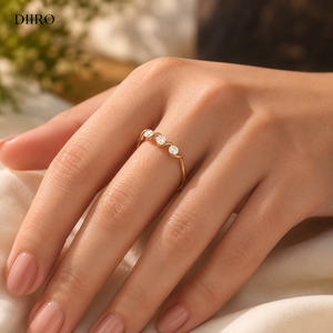 Anillo de compromiso de moissanita con corte redondo brillante, chapado en oro blanco, con engaste de barra, regalo para el Día de San Valentín - Product Image 5