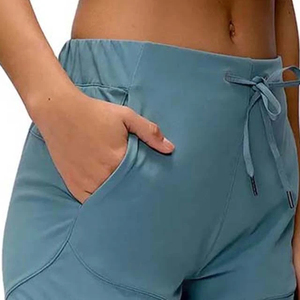 กางเกงขาสั้นออกกำลังกายเอวสูงทรงสกินนี่สำหรับผู้หญิง คุณภาพสูง แห้งเร็ว ระบายอากาศได้ดี ผลิตจากผ้าสแปนเด็กซ์/โพลีเอสเตอร์ เอวยางยืด รุ่นฮิต - Product Image 3