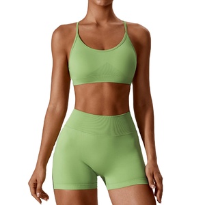 Conjunto de Yoga para Mujer al por Mayor, 2 Piezas, Brasier y Pantalones Cortos de Spandex sin Costuras con Cintura Elástica, Diseño 2 en 1, Secado Rápido, Opción de Logotipo Personalizado - Product Image 3