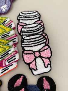 Posavasos Portátiles Hechos a Mano con Cuentas de MS HANDICRAFT - Regalos Religiosos y de Iglesia Clásicos con Base de Poliéster (4x4 Pulgadas) - Product Image 2