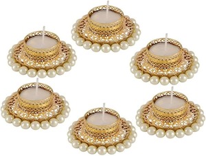 Portavelas Decorativo Tradicional Indio para Diwali y Navidad, Anillo de Latón Jali para Velas de Té, con Perlas Artificiales Blancas - Product Image 1