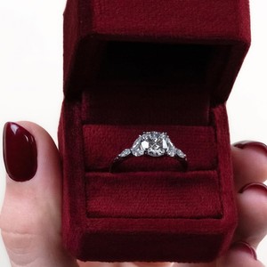 Anillo de Compromiso con Diamante Cultivado en Laboratorio, Corte Redondo VVS de 2.00 Ct, Piedras Laterales Marquise, Oro de 10K, 14K, 18K, Anillo de Novia, Venta al Por Mayor, OEM, ODM - Product Image 6