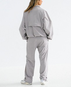 Trajes Deportivos Cortavientos de Nailon de Alta Calidad, Diseño Personalizado con Bloques de Color, Traje Deportivo Cortavientos para Mujer - Product Image 5