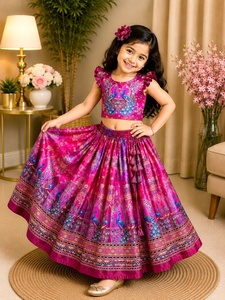 Ensemble Lehenga traditionnel indien pakistanais pour filles, imprimé paon, avec travail de miroir artisanal, pour Diwali, coupe ample - Product Image 2
