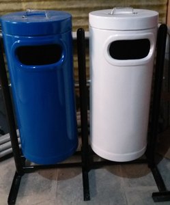 Cubo de basura de fibra de vidrio con estructura de pie del fabricante mundial 2025, precio razonable, cubos de basura para exteriores sin tapa, India - Product Image 1