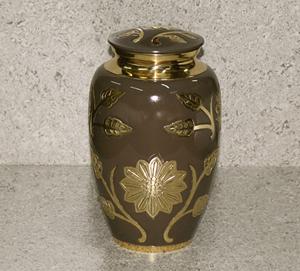 โกศบรรจุอัฐิโลหะทองเหลืองแกะสลักลายดอกไม้คลาสสิก AHO สำหรับผู้ใหญ่ สไตล์ยุโรป เป็นมิตรกับสิ่งแวดล้อม - Product Image 3