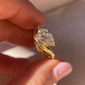 Bague de fiançailles et de mariage pour femme en or 14 carats avec diamant de laboratoire taille poire 1 carat, couleur F, clarté VS1, style vintage - Product Image 2