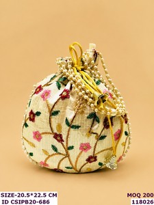 Sac Potli en tissu brodé indien, broderie florale, perles, motifs identiques des deux côtés, Craftstages International, pour cadeaux de mariage, spécial - Product Image 4