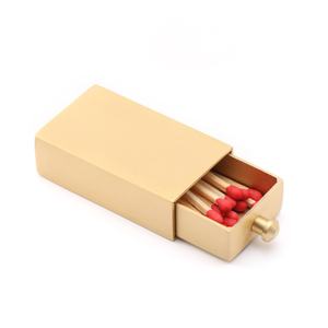 Porta Cigarros Moderno Bold Blossom en Oro Cepillado, Diseño de Barra, Duradero, Seguro, Ecológico, Modelo BB00342, Tipo Pulsera - Product Image 3