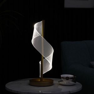 Lampada da Tavolo LED Moderna in Acrilico con Effetto Ondulato a S, Finitura Oro Spazzolato, Dinamo in Acrilico, 47,6 cm - Product Image 3