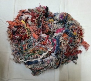 Fibra suave de residuos de hilo de algodón, la más vendida, para relleno de juguetes, relleno de cojines y reciclaje textil, disponible para la venta. - Product Image 3