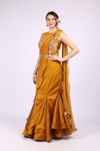 Hermoso atuendo con elegancia. Saree estilo sirena listo para usar para mujer con trabajo de espejos. Aspecto glamuroso para mujer. - Product Image 5