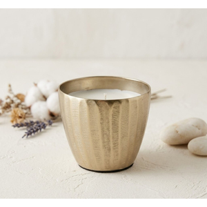 Vela aromática de lujo estilo Goldilocks, hecha a mano, en recipiente de metal martillado, latón chapado en oro, para decoración del hogar y festividades. - Product Image 2