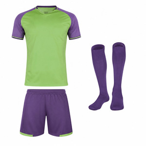 Uniforme de football de bonne qualité, pas cher, meilleur prix, uniforme de football pour hommes, nouveau design, service OEM, logo personnalisé, uniformes de football pour hommes - Product Image 2