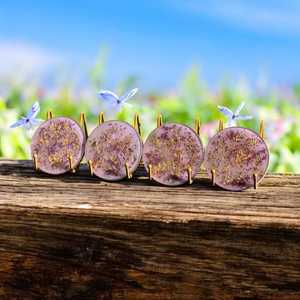 ชุดจานรองแก้วเรซิ่นอีพ็อกซี่ 4 ชิ้น สีม่วงขาวลายเกล็ดทอง เหมาะสำหรับห้องนั่งเล่น บาร์ และพื้นที่กลางแจ้ง - Product Image 1