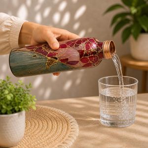 Bouteille d'eau en cuivre pur à 100% écologique de 650 ml sans BPA avec couvercle anti-fuite pour hommes et femmes, idéale pour le sport et les voyages - Product Image 5
