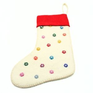 Calcetín Navideño de Fieltro de Lana Ecológico Hecho a Mano, Diseño de Puntos, Color Blanco y Rojo, Estilo Tradicional para el Hogar en Navidad - Product Image 2