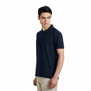 เสื้อโปโลแขนสั้นผู้ชายสำหรับฤดูร้อน ราคาขายส่งแบบกำหนดเอง ผลิตจากเส้นใยสังเคราะห์ใหม่ ลายเรียบ - Product Image 1