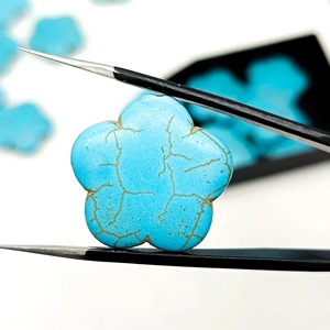 Colgante de turquesa azul tallado a mano con flor, 23mm 24mm, piedra preciosa suelta para fabricación de joyas, precio al por mayor, a granel - Product Image 3