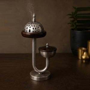 Brûleur d'encens artisanal de style branche avec dôme en argent perforé, plateforme en bois et bol recouvert assorti pour la diffusion de parfum - Product Image 6