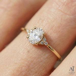 Anillo de compromiso clásico chapado en oro rosa con moissanita de corte ovalado, engaste de púas, brillante, para mujer, ideal para bodas. - Product Image 5