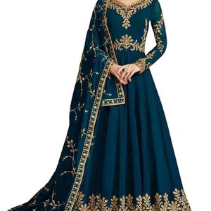 Robe longue brodée en mousseline de soie, nouvelle collection 2022 - Product Image 1